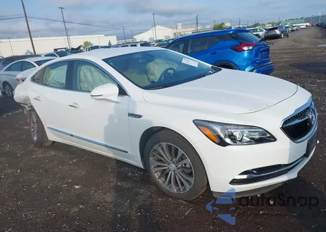 2017 Buick Lacrosse Essence из США, поврежденный, VIN 1G4ZP5SS8HU173036